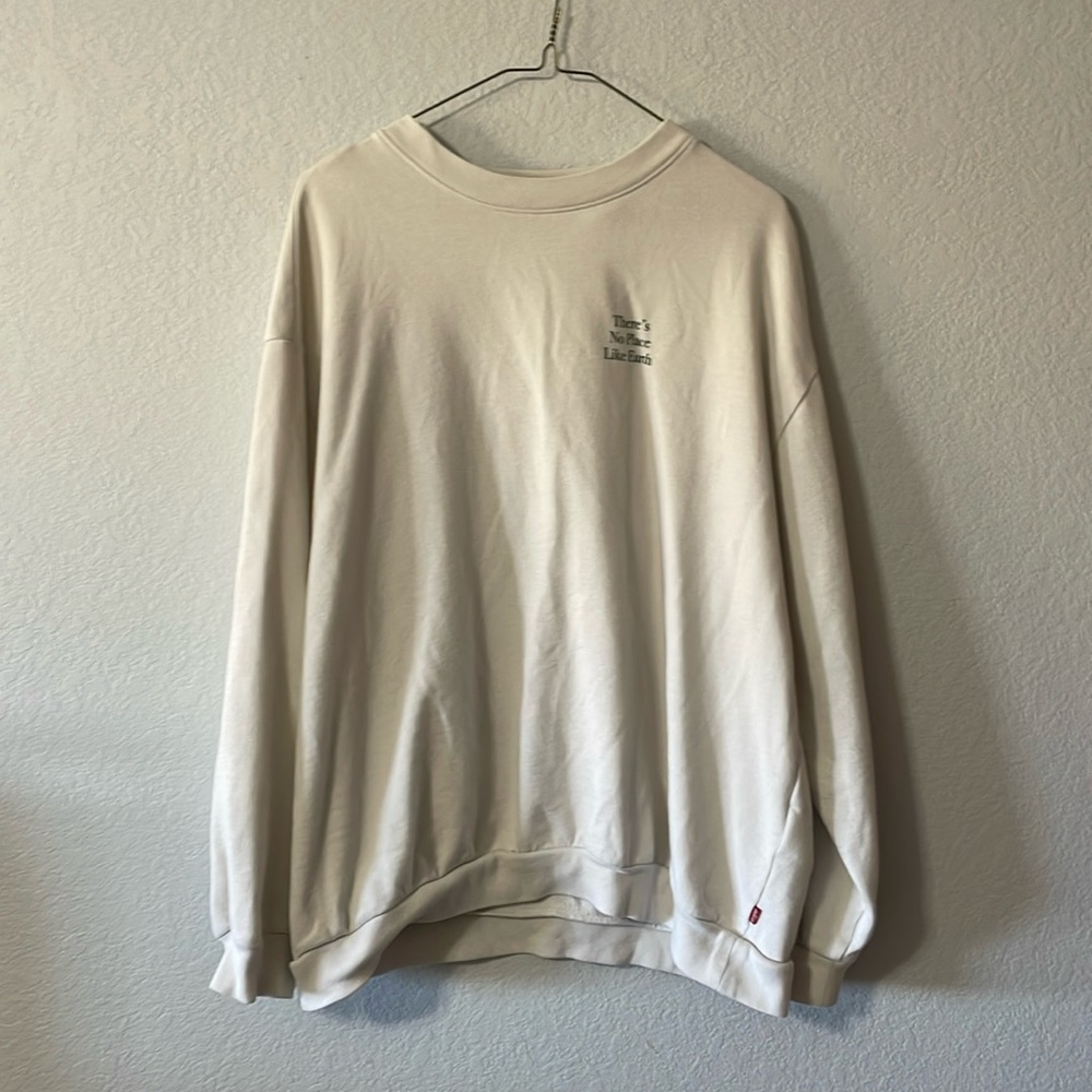 Levi’s crewneck sweatshirt